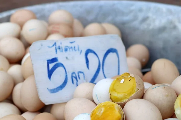 Uovo alla coque a cibo di strada — Foto Stock