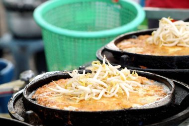 Yumurta ile çıtır çıtır kızarmış midye