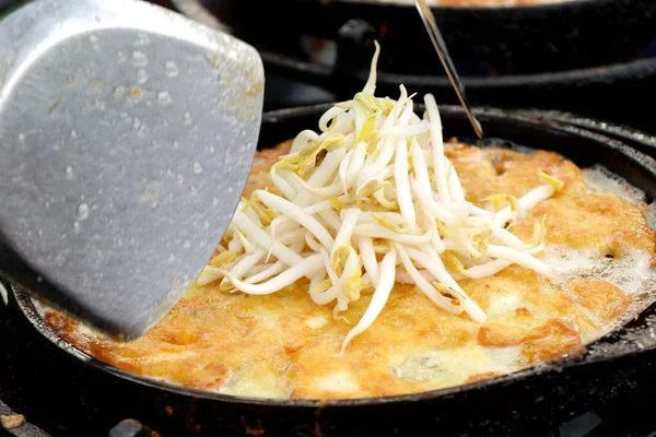 Yumurta ile çıtır çıtır kızarmış midye