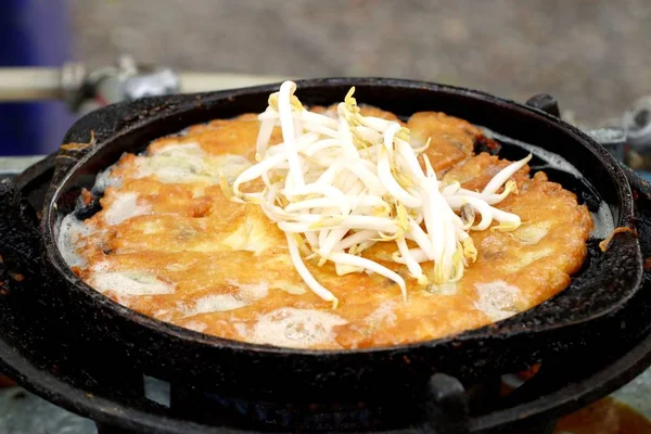 Yumurta ile çıtır çıtır kızarmış midye