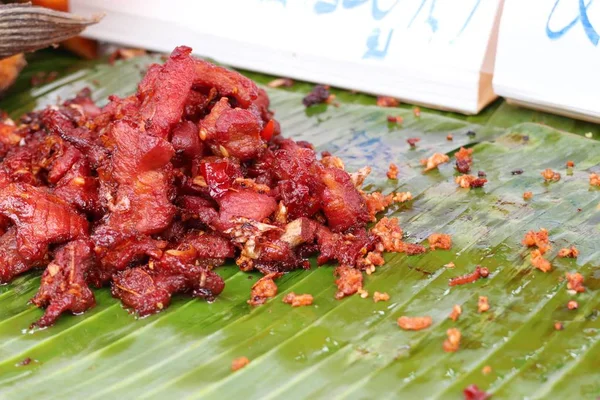 Gebratenes Schweinefleisch beim Streetfood — Stockfoto