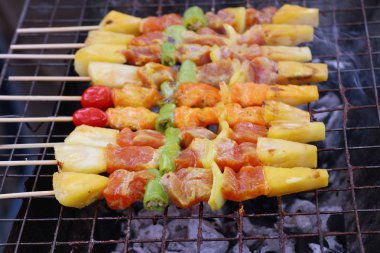 Bar-BQ veya barbekü ızgara et