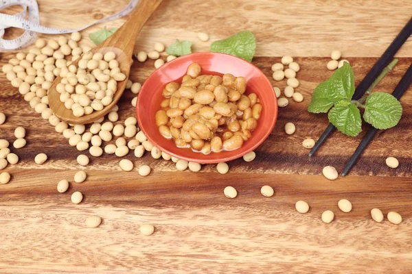 Salted soy beans on wooden — Stock Photo, Image