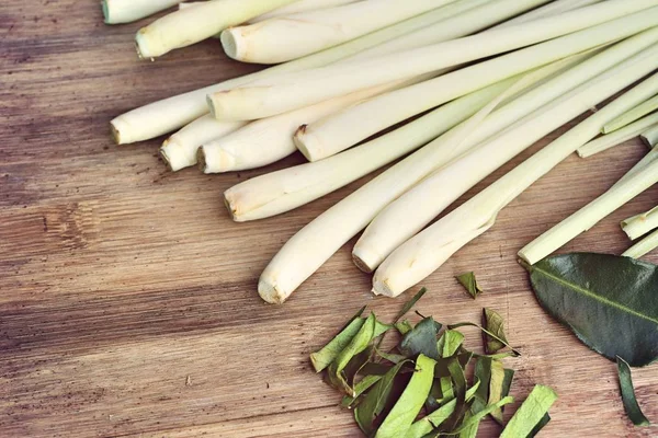 Limon otu ve Güney Afrika'da bir kabile kireç yaprakları