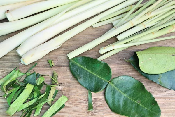 Limon otu ve Güney Afrika'da bir kabile kireç yaprakları