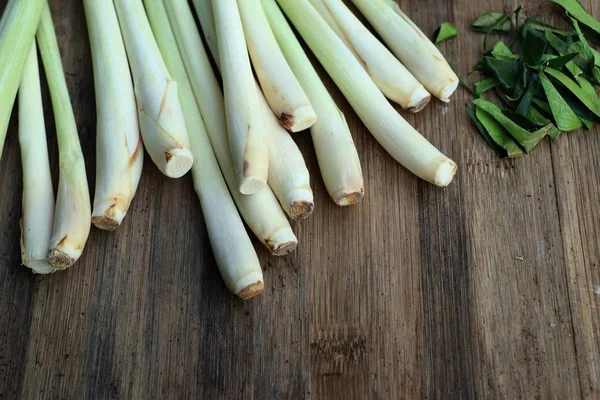 Limon otu ve Güney Afrika'da bir kabile kireç yaprakları