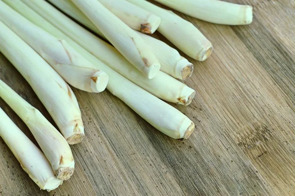 Limon otu ve Güney Afrika'da bir kabile kireç yaprakları