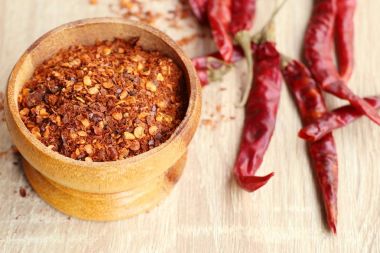 Kurutulmuş kırmızı biber ile