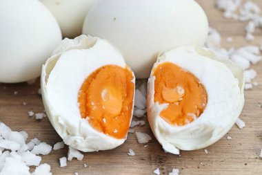 tuzlu yumurta yuvada