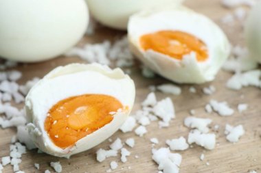 tuzlu yumurta yuvada