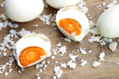 tuzlu yumurta yuvada