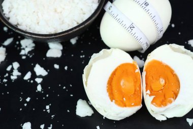 tuzlu yumurta yuvada