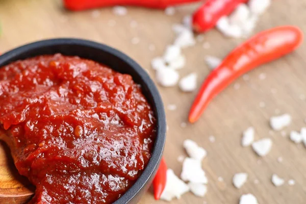 Kore kırmızı biber Sos