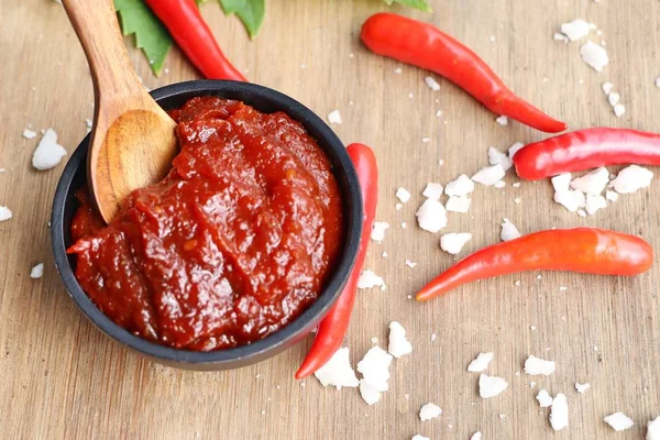 Kore kırmızı biber Sos