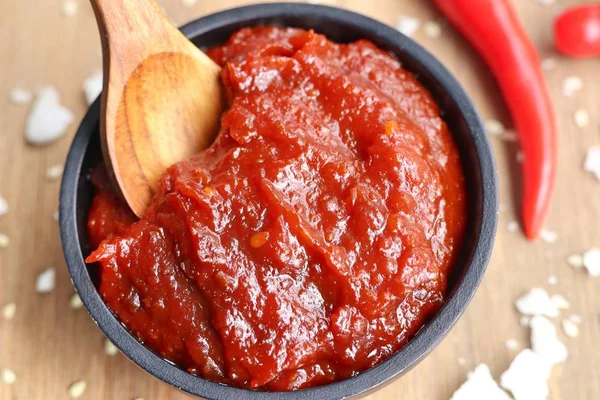 Kore kırmızı biber Sos