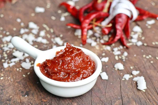 Kore kırmızı biber Sos