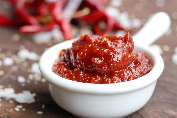 Kore kırmızı biber Sos