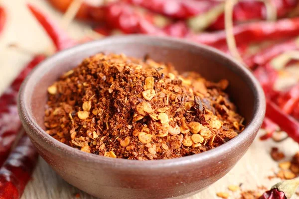 Kurutulmuş kırmızı biber ile