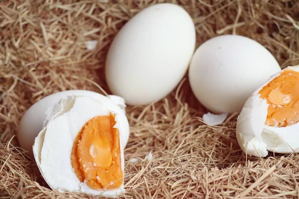 tuzlu yumurta yuvada