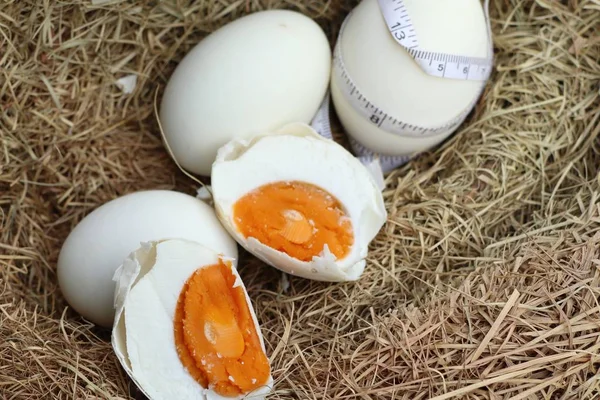 tuzlu yumurta yuvada