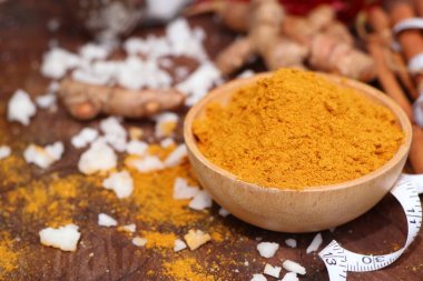 Toz köri ve zerdeçal