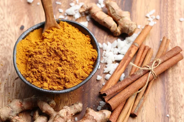 Curry powder and turmeric — Stock Photo, Image