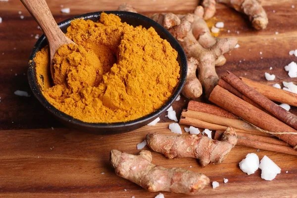 Curry powder and turmeric — Stock Photo, Image