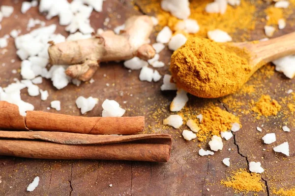 Curry powder and turmeric