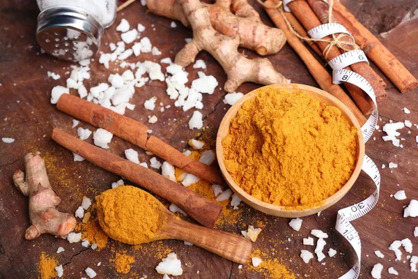 Curry powder and turmeric