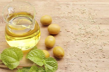 Organik yeşil zeytin yağı