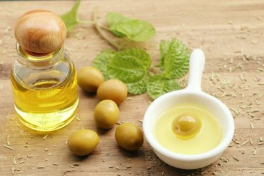 Organik yeşil zeytin yağı