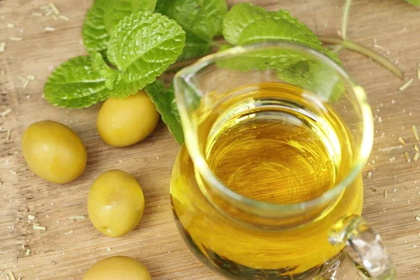 Organik yeşil zeytin yağı