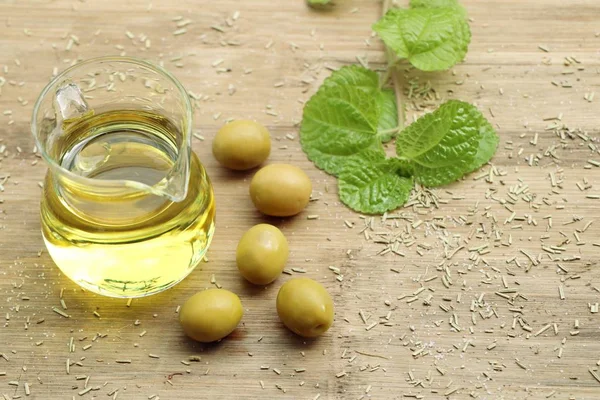 Organik yeşil zeytin yağı