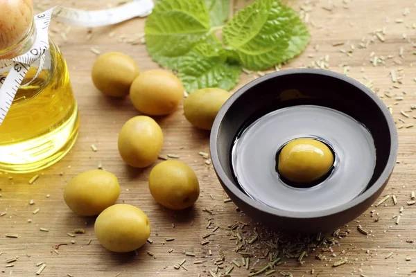 Organik yeşil zeytin yağı