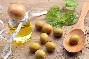 Organik yeşil zeytin yağı