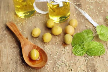 Organik yeşil zeytin yağı