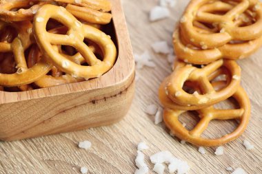 Bira ile tuzlu kraker