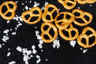 Bira ile tuzlu kraker