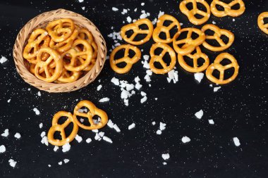 Bira ile tuzlu kraker