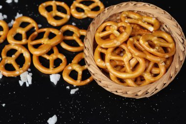 Bira ile tuzlu kraker