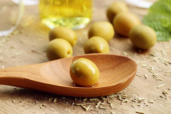 Organik yeşil zeytin yağı