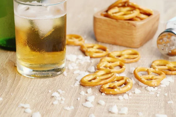 Bira ile tuzlu kraker