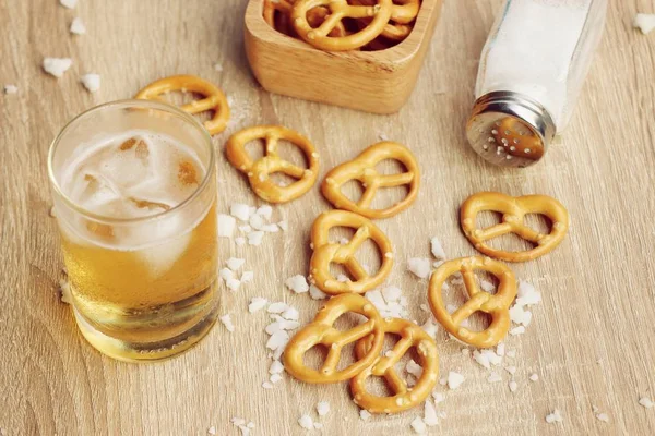 Bira ile tuzlu kraker