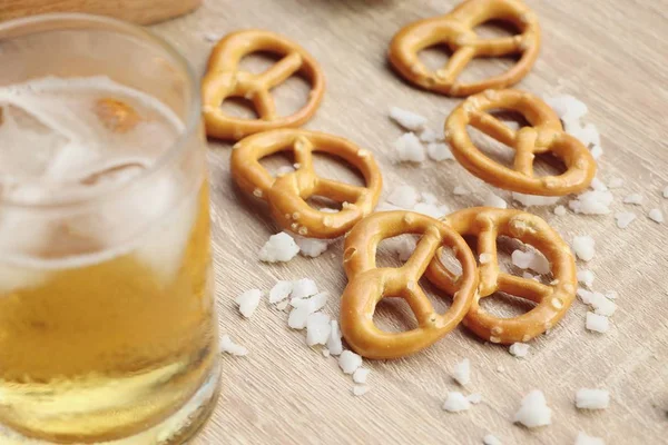 Bira ile tuzlu kraker