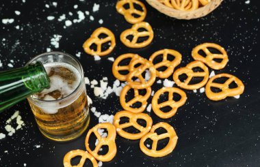 Bira ile tuzlu kraker