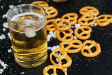 Bira ile tuzlu kraker