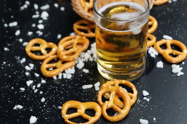 Bira ile tuzlu kraker