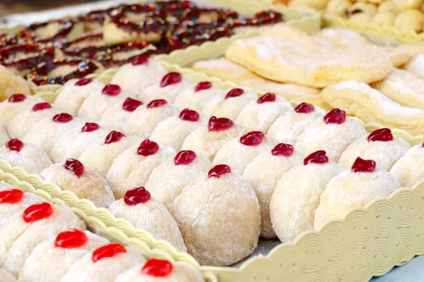 Donuts em comida de rua — Fotografia de Stock