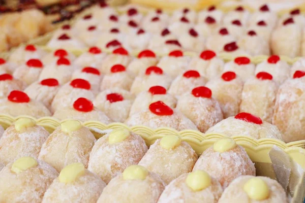 Donuts em comida de rua — Fotografia de Stock