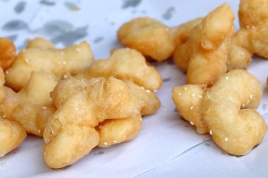 derin yağda kızartılmış hamur sopa